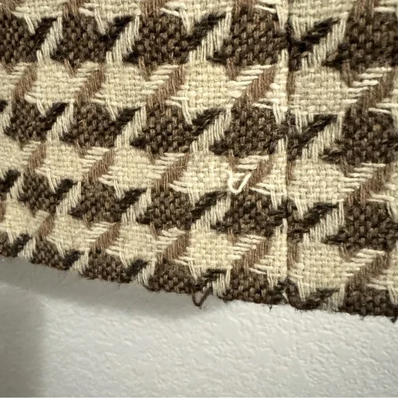 Charles Gray Classic Brown and Cream Coat with Houndstooth Pattern. Size… - Picture 8 of 17